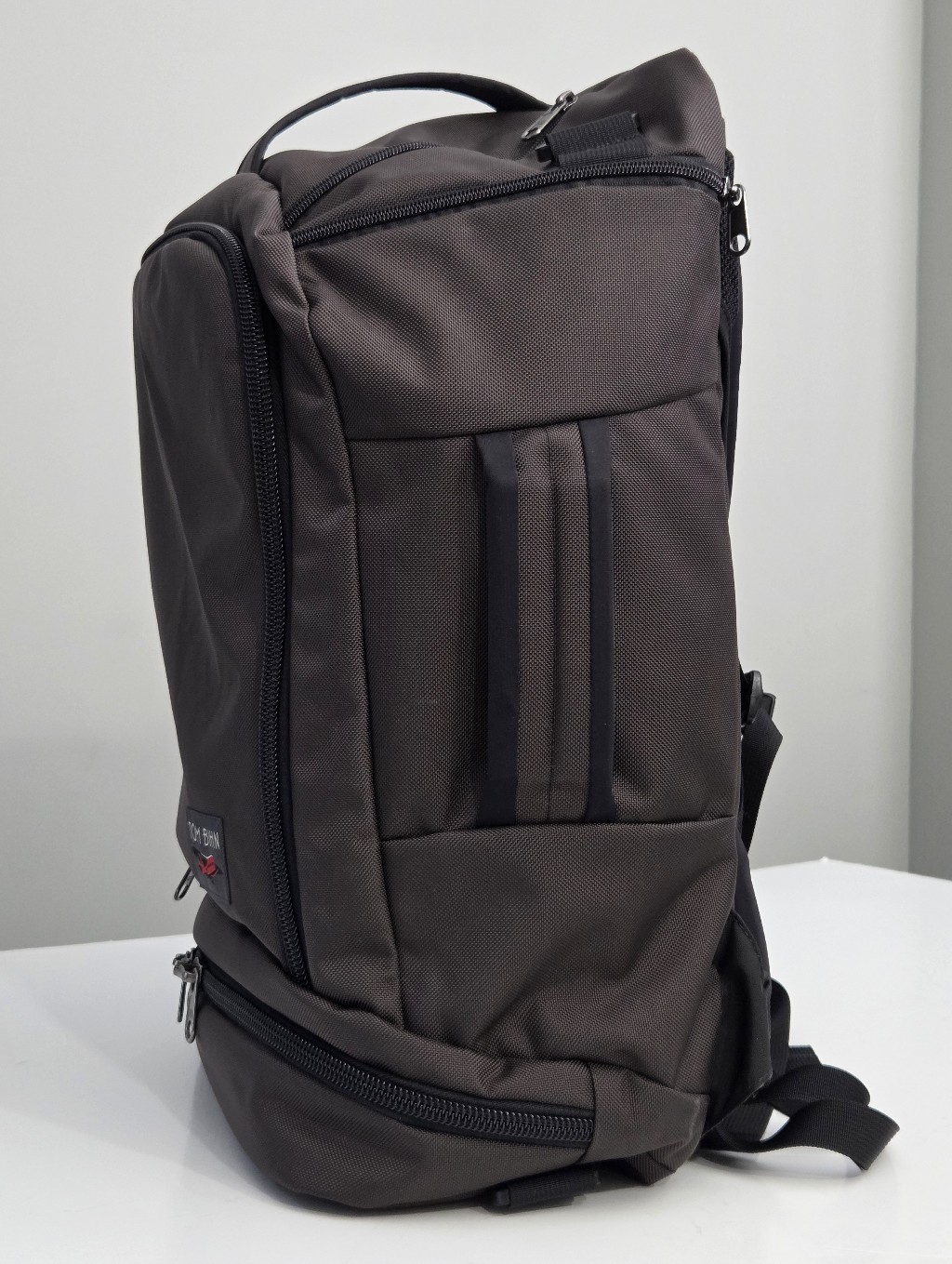 Excellent Tom Bihn Techonaut 45 Backpack Travel Bag — image 3 of 8